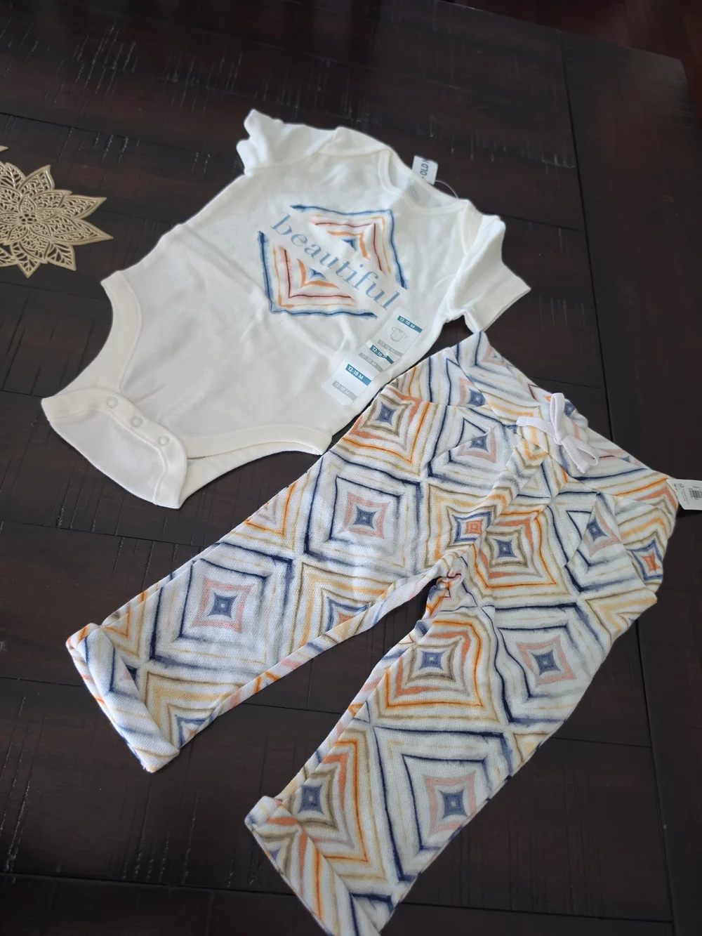 NWT Old Navy Baby Mix Match Set Beautiful Bodysuit 12-18M Geometric Pants 18-24M